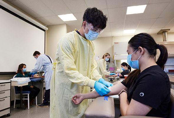 pr-medical-laboratory-assistant-600x400